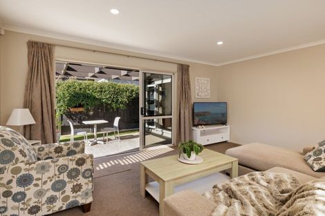 Photo of property in 16 Bridgewater Way, Pyes Pa, Tauranga, 3112