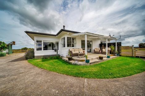 Photo of property in 444 Fraser Road, Normanby, Hawera, 4673