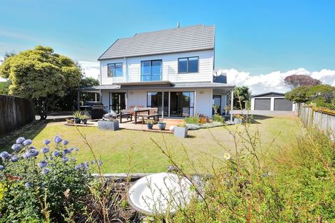 Photo of property in 13 Pine Ridge Terrace, Waikanae Beach, Waikanae, 5036