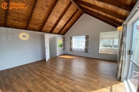 Photo of property in 2/2 Aotea Road, Glen Eden, Auckland, 0602