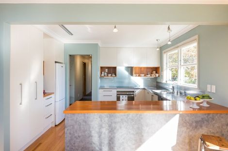 Photo of property in 5 Viscount Place, West End, Palmerston North, 4412