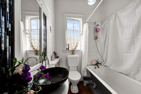 Photo of property in 21 Egmont Street, Patea, 4520