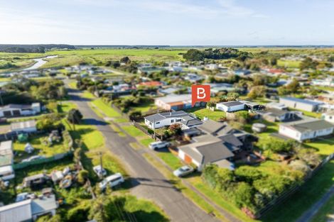 Photo of property in 9 Koura Street, Tangimoana, 4822