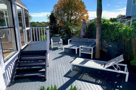 Photo of property in 2/2a Sunnynook Road, Sunnynook, Auckland, 0620