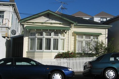 Photo of property in 43 Roxburgh Street, Mount Victoria, Wellington, 6011