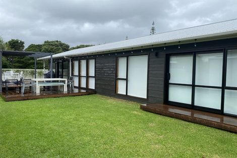 Photo of property in 38 Eruini Street, Waikanae Beach, Waikanae, 5036