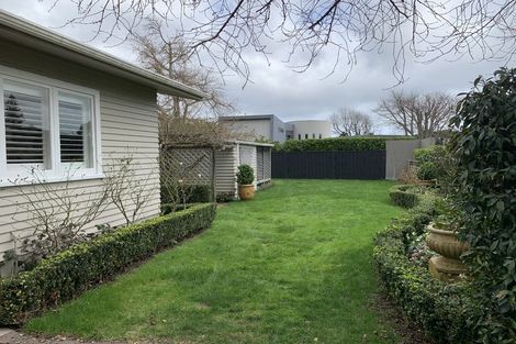 Photo of property in 12 Sunny Glen, Waikanae, 5036