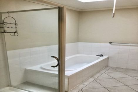 Photo of property in 36 Verdale Circle, Glen Eden, Auckland, 0602