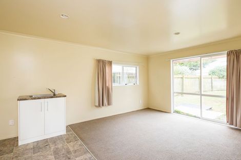 Photo of property in 19 Ashton Place, Highbury, Palmerston North, 4412