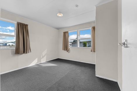 Photo of property in 76 Cambridge Terrace, Papatoetoe, Auckland, 2025