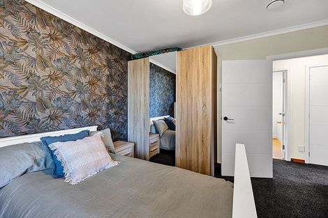 Photo of property in 12 Green Lane, Hawera, 4610