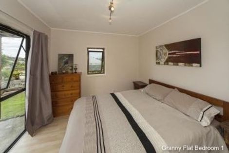 Photo of property in 145 Weatherly Road, Torbay, Auckland, 0630