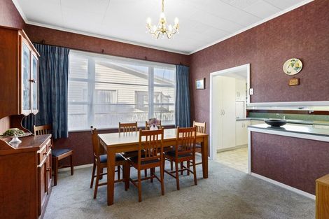 Photo of property in 64 Cambridge Terrace, Waterloo, Lower Hutt, 5011