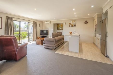 Photo of property in 1 Carroll Place, Owhata, Rotorua, 3010