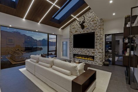 Photo of property in 9 Earnslaw Terrace, Queenstown, 9300