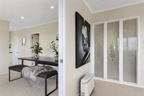 Photo of property in 4 Prestige Place, Castor Bay, Auckland, 0620