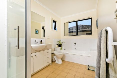 Photo of property in 37 Nautilus Drive, Gulf Harbour, Whangaparaoa, 0930