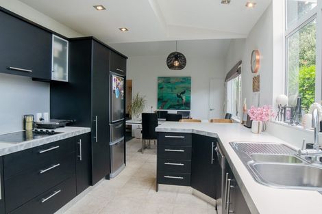 Photo of property in 13a Graham Avenue, Te Atatu Peninsula, Auckland, 0610