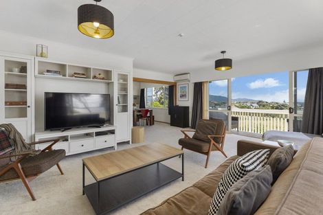 Photo of property in 67 Queens Road, Waikanae Beach, Waikanae, 5036