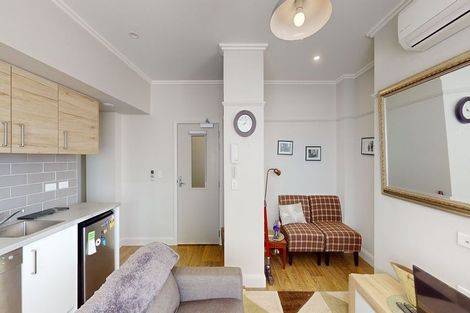 Photo of property in Fountain Court, 2/48 Oriental Parade, Oriental Bay, Wellington, 6011