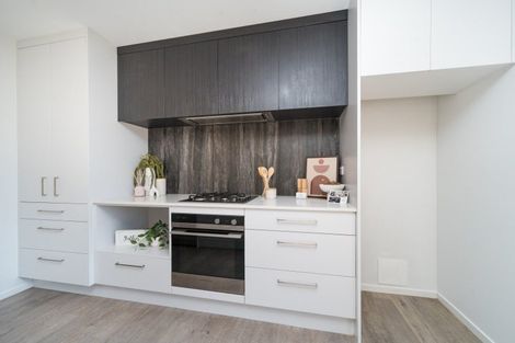 Photo of property in 2 Seddon Street, Takaro, Palmerston North, 4412