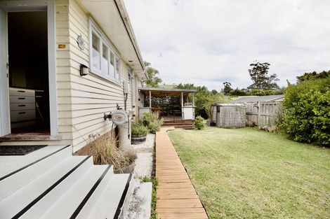 Photo of property in 62 Tudor Road, Henderson, Auckland, 0610