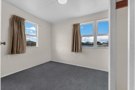 Photo of property in 76 Cambridge Terrace, Papatoetoe, Auckland, 2025