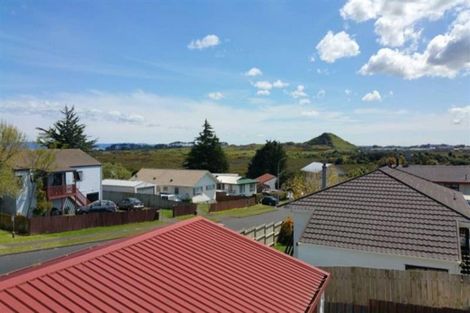 Photo of property in 5 Kopara Place, Clendon Park, Auckland, 2103