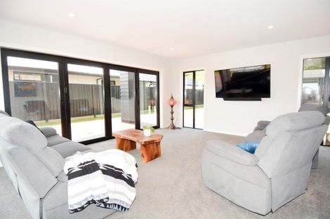 Photo of property in 77 Richfield Drive, Waikiwi, Invercargill, 9810