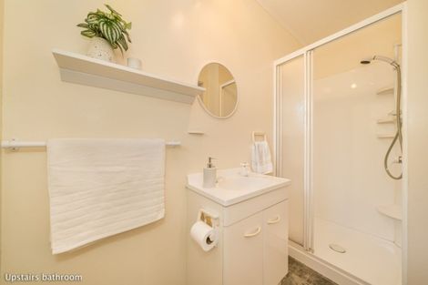 Photo of property in 4a Dowling Grove, Silverstream, Upper Hutt, 5019