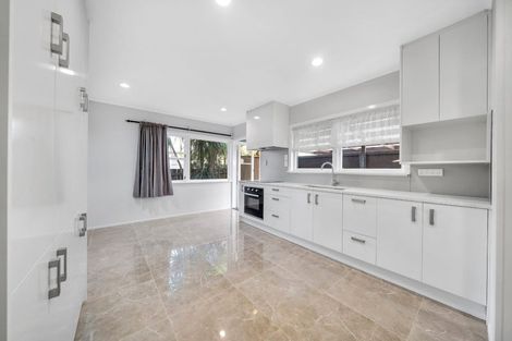 Photo of property in 38 Pinedale Place, Henderson, Auckland, 0610