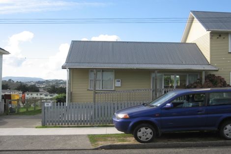 Photo of property in 13-15 Wiltshire Place, Cannons Creek, Porirua, 5024