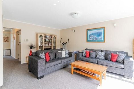 Photo of property in 9 Urella Place, Spreydon, Christchurch, 8024