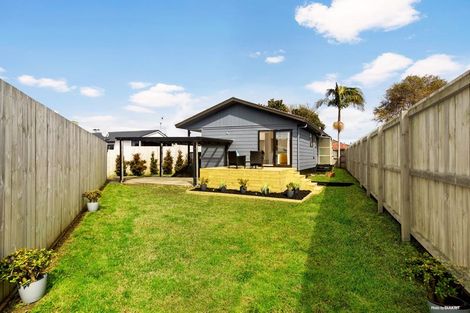 Photo of property in 3/27 Karepo Crescent, Ranui, Auckland, 0612