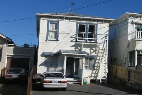 Photo of property in 39 Roxburgh Street, Mount Victoria, Wellington, 6011