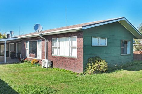 Photo of property in 1/82 John F Kennedy Drive, Milson, Palmerston North, 4414