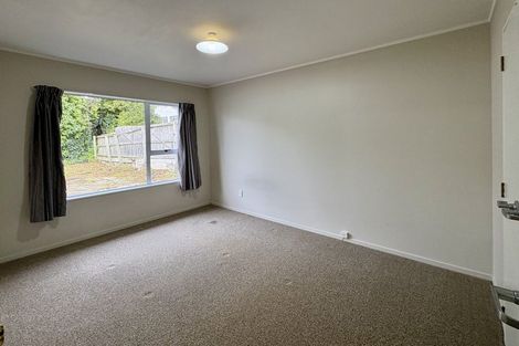 Photo of property in 2/5 Woodall Place, Totara Vale, Auckland, 0627