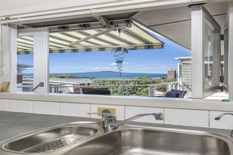 Photo of property in 21a Seaview Road, Castor Bay, Auckland, 0620