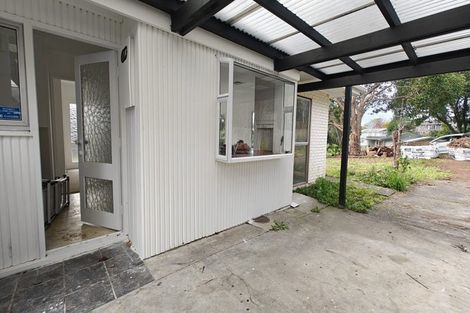Photo of property in 6 Teviot Place, Totara Vale, Auckland, 0629