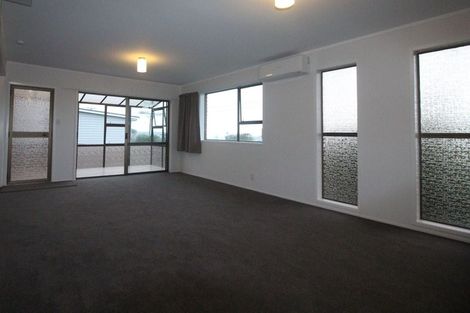 Photo of property in 1/21 Kiteroa Terrace, Rothesay Bay, Auckland, 0630