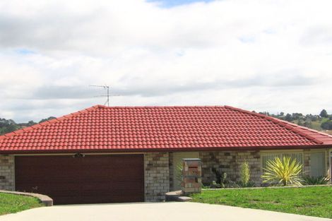 Photo of property in 26 Nimstedt Avenue, Oteha, Auckland, 0632