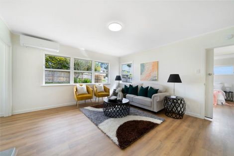 Photo of property in 6 Cajero Place, Green Bay, Auckland, 0604