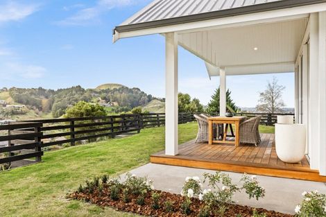 Photo of property in 5 Te Roera Drive, Taradale, Napier, 4112