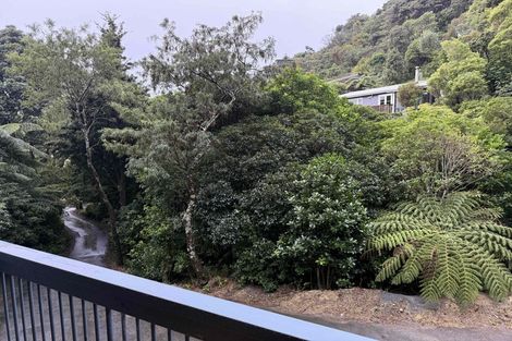 Photo of property in 4/8 Kaitawa Road, York Bay, Lower Hutt, 5013