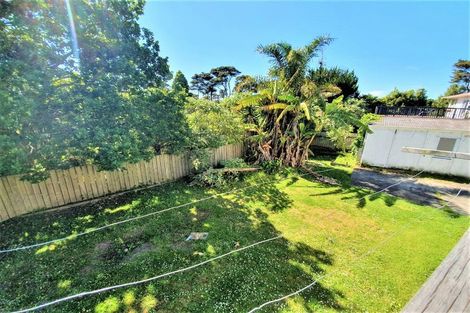 Photo of property in 28 Easton Park Parade, Glenfield, Auckland, 0629