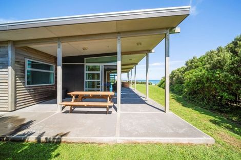 Photo of property in 292 Tai Road, Opunake, 4681