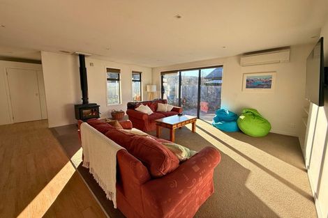 Photo of property in 8 Warbler Lane, Albert Town, Wanaka, 9305