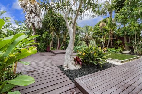 Photo of property in 1007 Beach Road, Torbay, Auckland, 0630