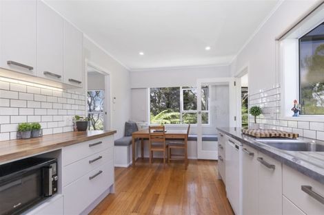 Photo of property in 41 Valley View Road, Glenfield, Auckland, 0629