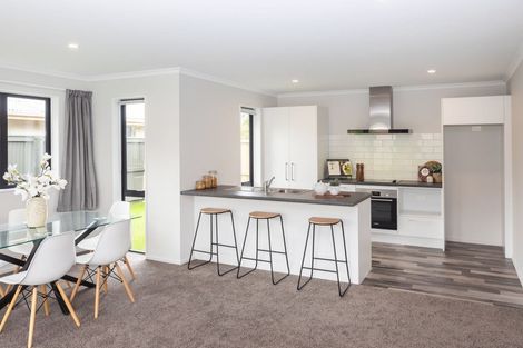 Photo of property in 7 Fairbairn Close, Halswell, Christchurch, 8025